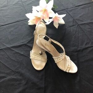 - - - Nina Women’s  Strappy heels 7.5